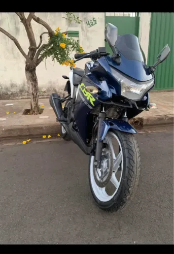Cbr 250r top 