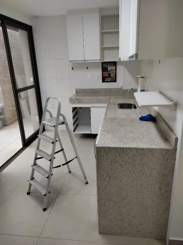Armários de Cozinha Completa + Bancada em Granito e Pia | Semi-nova