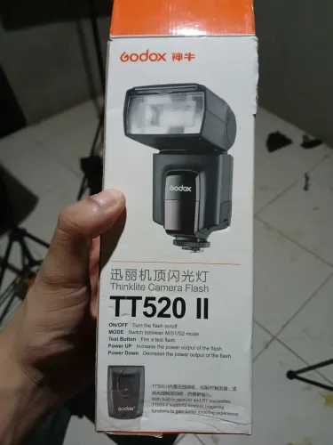 Vendo flash godox TT520 II COMPLETO