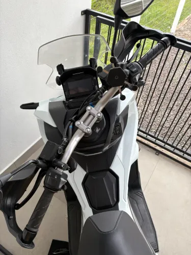 Vendou ou troco Honda ADV 150