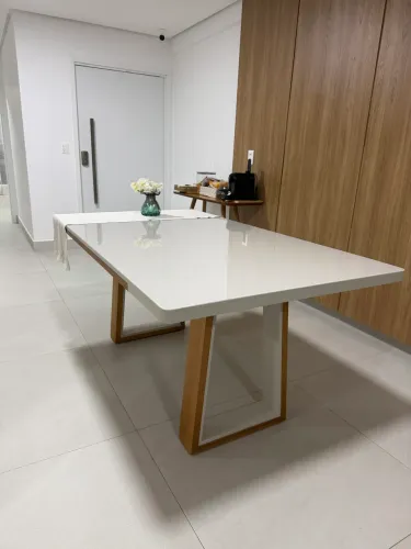 VENDO MESA MAGNÍFICA comprada em dezembro por R$ 3.800,00