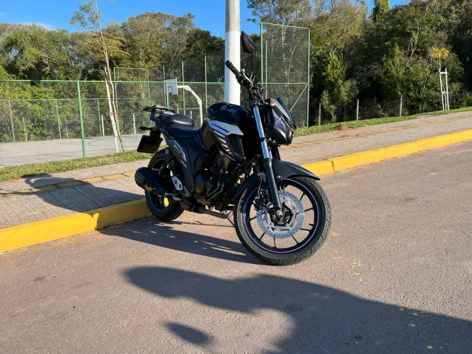 Fazer FZ25 Série especial Marvel Pantera Negra