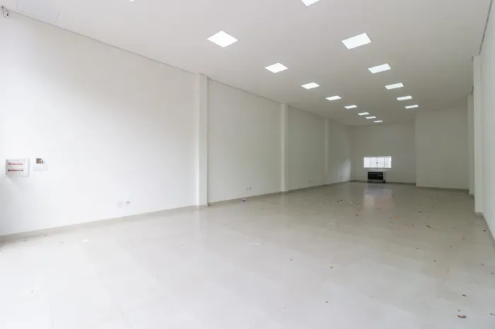 Loja na Avenida Olavo Egídio de Souza Aranha, 1687 - Loja 2 158 m²