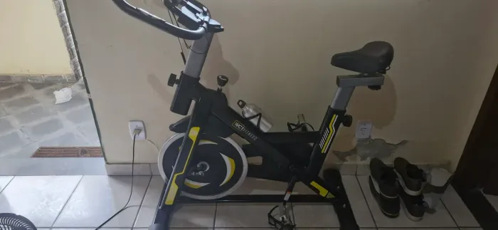 Bicicleta Ergométrica WCT Fitness de Spinning