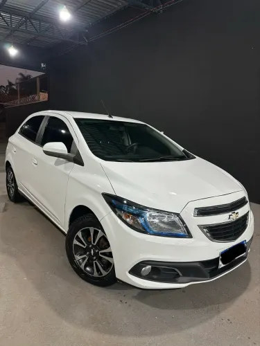 Chevrolet Onix Hatch LTZ 1.4 8V Flex Power Mec. 4P 2015