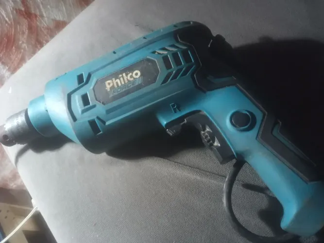 Furadeira Philco 220V