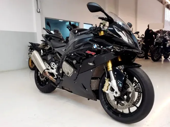 BMW S1000RR 2015 | 6.500km | Único dono | Revisada BMW | Impecável