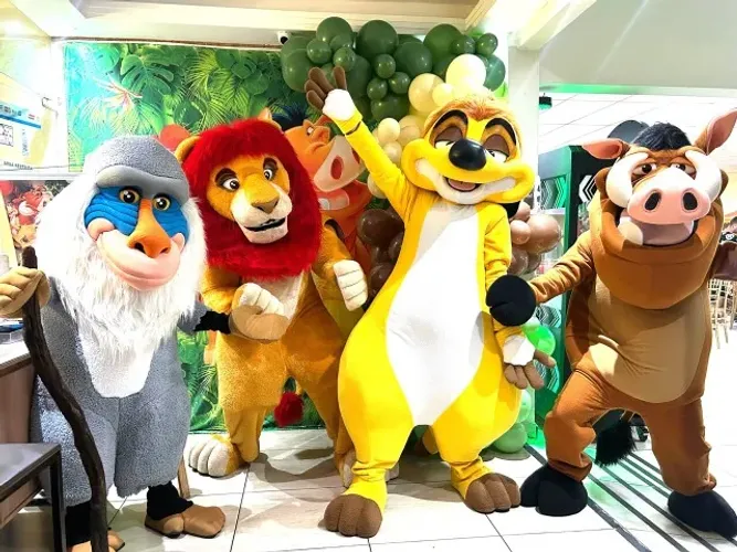 Rei Leão personagem vivo cover para Festa Infantil
