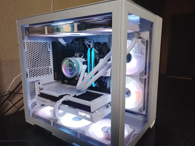 PC gamer , Ryzen 7 7700X , placa de vídeo RX9060 XT 16 GB