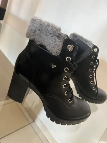 Bota Mississipi Preta com Pelinho - Nova Nunca Usada - 37
