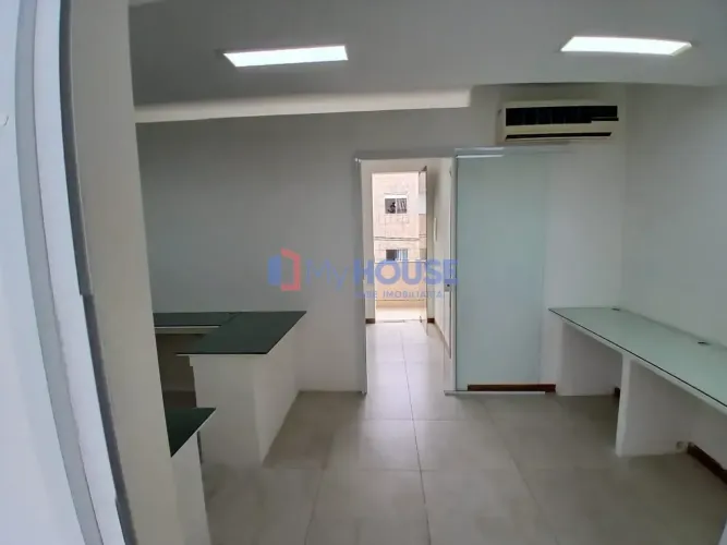 Sala Comercial de 45 m² na Av. Tancredo Neves São Francisco, Ilhéus