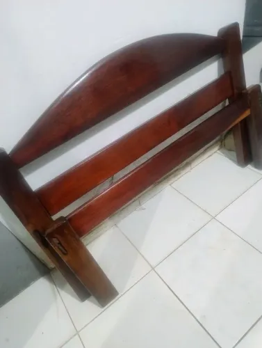 Cama casal de madeira (Massaranduba)