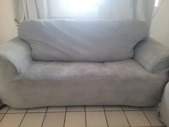 Conjunto de sofás 3 e 2 lugares.