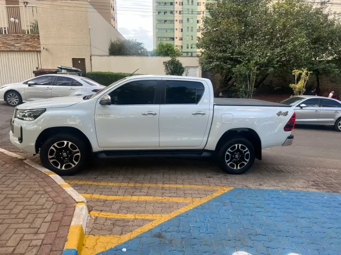 Toyota Hilux CD SRX 4X4 2.8 TDI 16V Diesel Aut. 2024