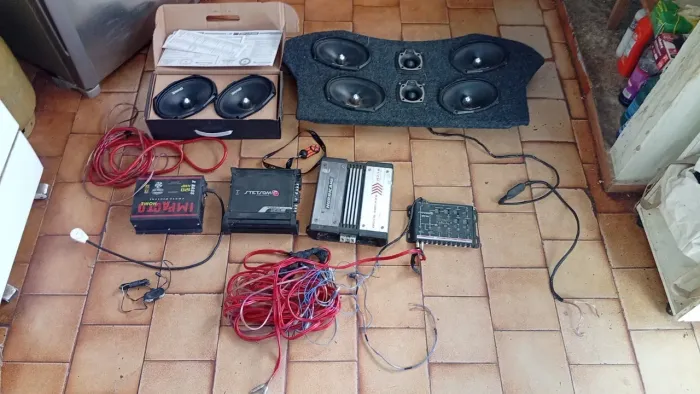 Kit Som Automotivo Trio Completo: 2 Subs PowerVox 1200W + Módulos Stetsom e Hurricane