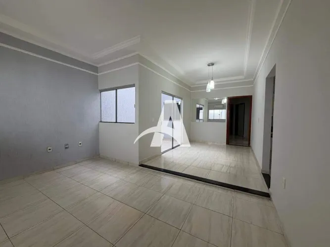 Casa para aluguel, 3 quartos, 1 suíte, 3 vagas, Granada - Uberlândia/MG