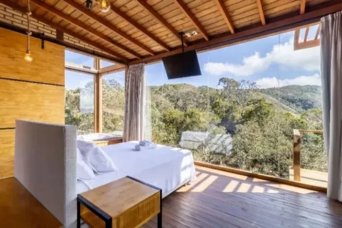 Chalé mobiliado com banheira e teto de vidro - Vistas de Anitá
