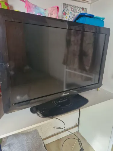TV 32 polegadas. 