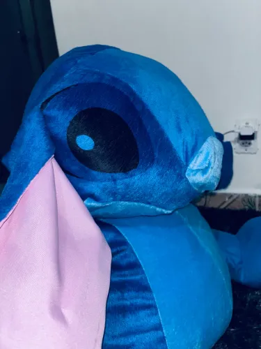 Vendo Stitch de pelúcia grande ?