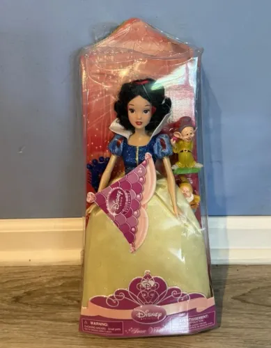 BONECA BARBIE BRANCA DE NEVE DISNEY STORE 2008 NOVA LACRADA. EMBALAGEM DANIFICADA