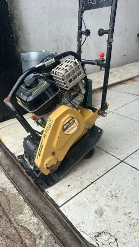 Chapa vibratória de 60 e de 100 a potência