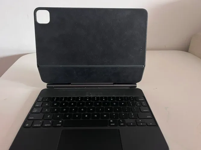 Magic Keyboad para iPad 11?