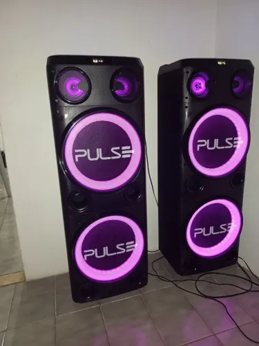  Duas caixas de som pulse SP508