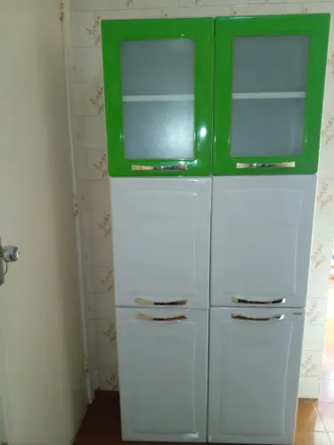 Armario Itatiaia larg. 0,80 x altura 1,80 x profundidade 0,30 cm