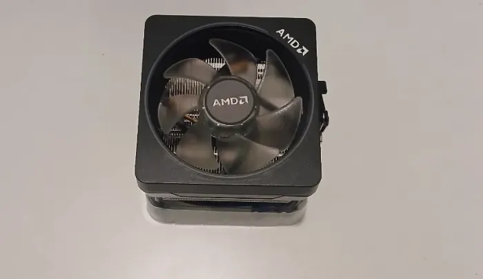 Cooler CPU AMD Wraith Prism RGB