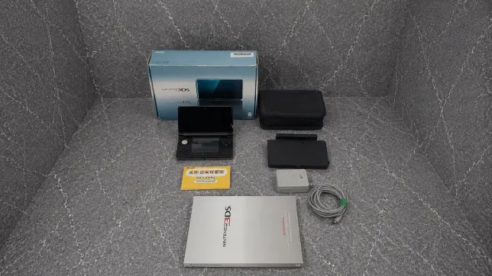 Nintendo 3DS Desbloqueado Completo Com Caixa - Manual  - Carregador 