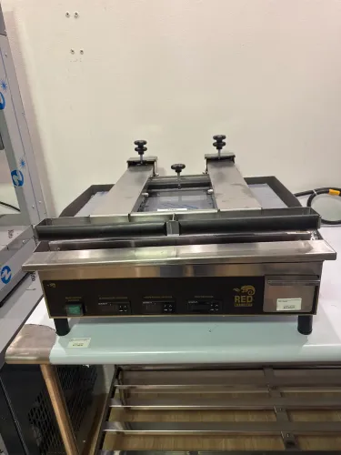 Sanduicheria tostadeira elétrica 0,60cm controle de temperatura e tempo digital 220v