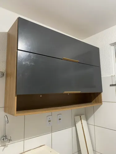 Armário aéreo de cozinha multiuso