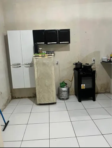 CASA A VENDA NÃO PAGA NEM AGUA NEM ENERGIA 