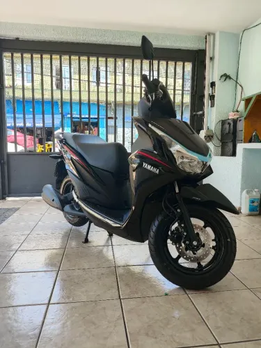Yamaha Fluo ABS Hybrid Connected 2026
