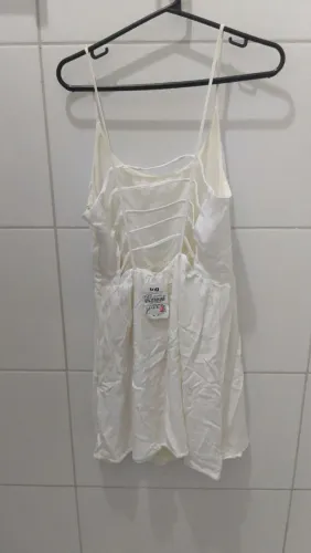 Vendo lote de roupas novas na etiqueta, TNG e luvito, vestidos , para mulheres .