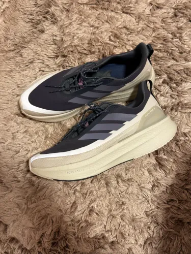 ULTRABOOST 5 · H KOUMORI