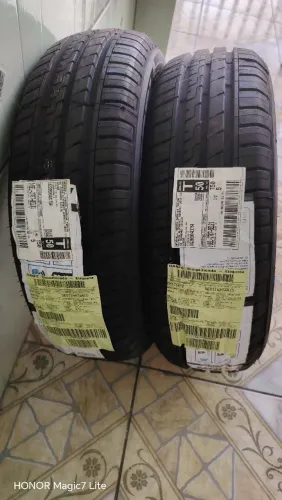 PNEUS R15 175/65 novos