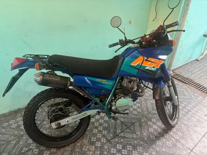 Vende-se NX 200 1997