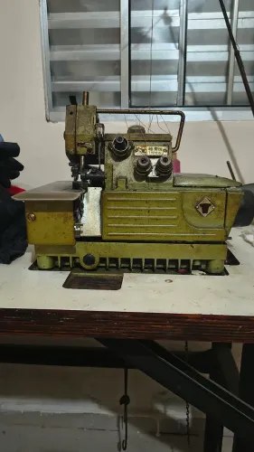 Máquina overlok