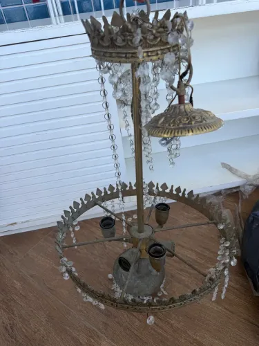 Estrutura de lustre estilo Império! Antigo e atemporal!!