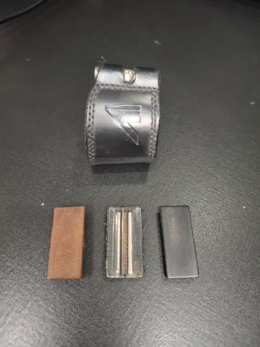 Abraçadeira Vandoren de Couro Sax Alto