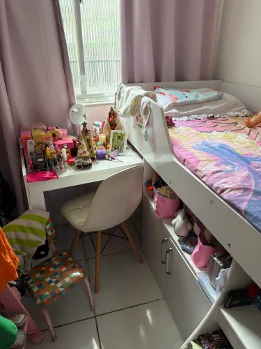 Vendo cama de criança com penteadeira