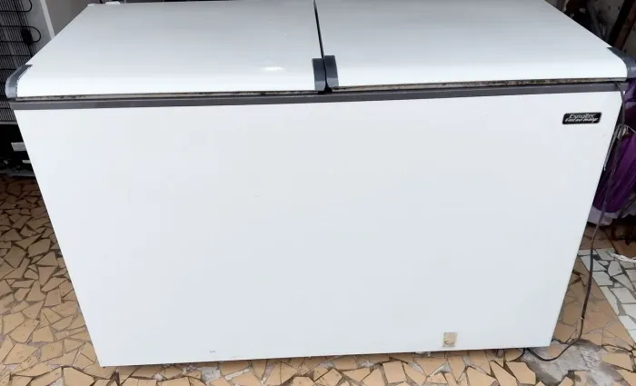 Freezer horizontal semi novo 500L 220v