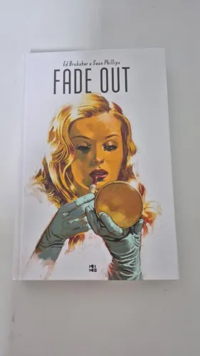 Fade Out -  Ed Brubaker e Sean Phillips