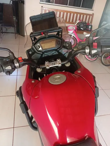 Vendo cb500x 2015 . Muito bem conservada baús laterais give baú central Stone car play