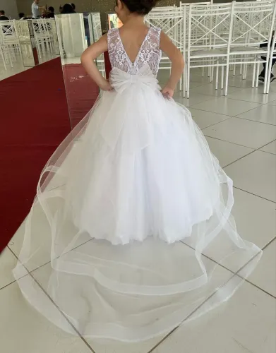 Vestido de Daminha / Florista Luxo - Branco com cauda de renda.