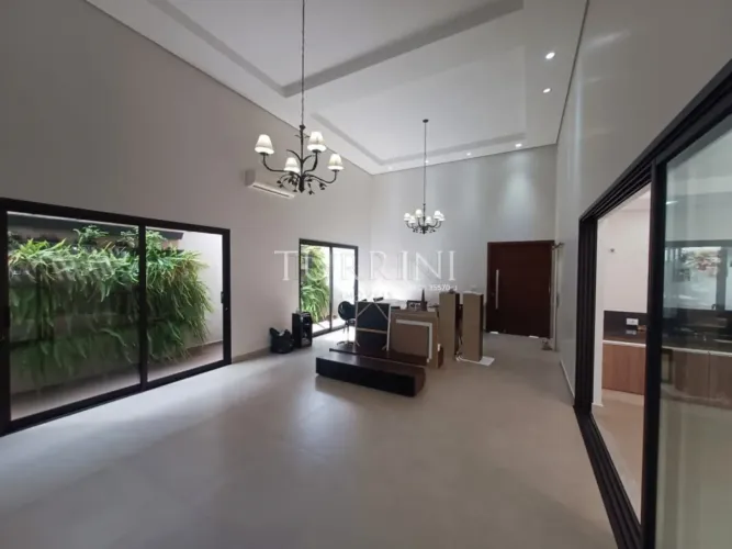 Casa a venda no condomínio residencial Tivoli II em Bauru -SP.