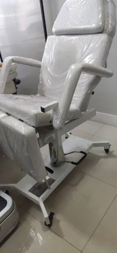 Vende-se maca podologia profissional 
