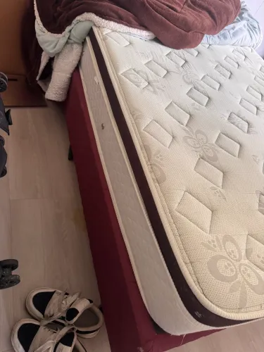 Cama queen 