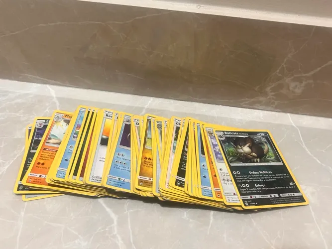 Cartinhas Pokemon originais contém 95 cartinhas em bom estado 